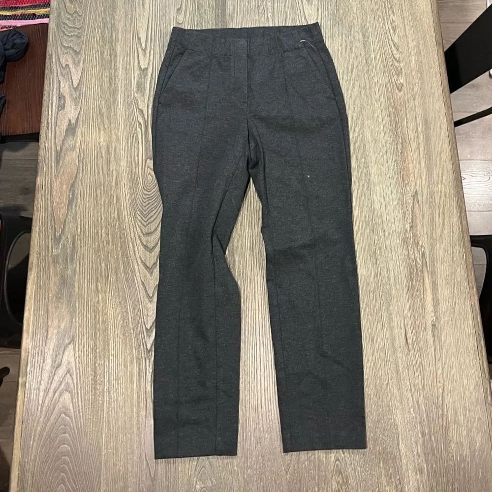 NWOT J. Jill Pintucked Ponte Slim-Leg Pants Mid Rise Pull-On Stretch Gray Size S
